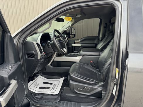 Used 2019 Ford F250 Lariat w/ Chrome Package image 9