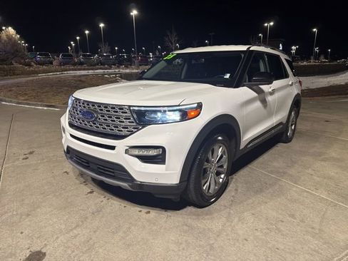 Used 2023 Ford Explorer Limited image 3