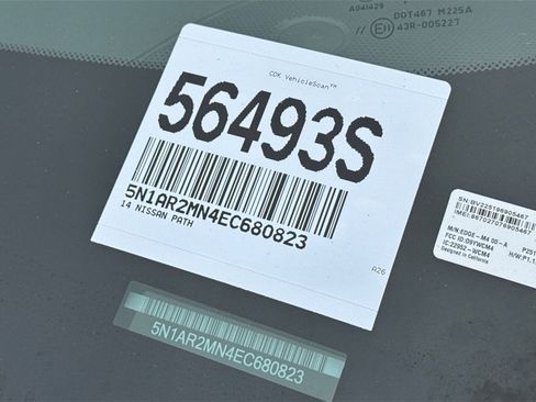 Used 2014 Nissan Pathfinder SL w/ SL Premium Package image 3