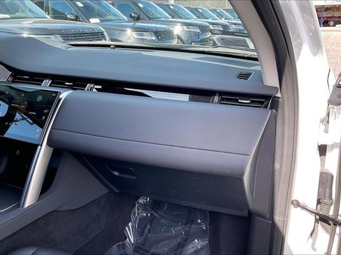 Certified 2025 Land Rover Discovery Sport S AWD/4WD image 18