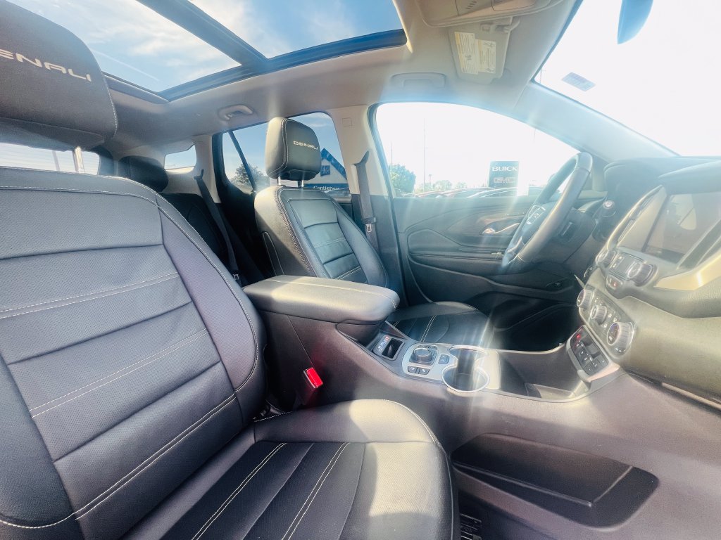 Used 2024 GMC Terrain Denali w/ Denali Premium Package AWD/4WD image 40