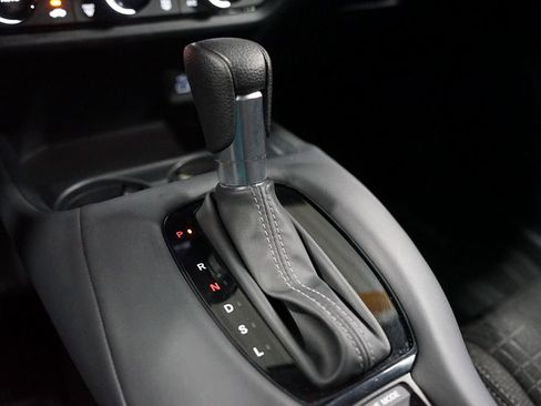 Used 2025 Honda HR-V LX image 20