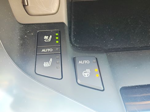 Used 2022 Lexus LX 600 4WD w/ Accessory Package (Z1) image 8
