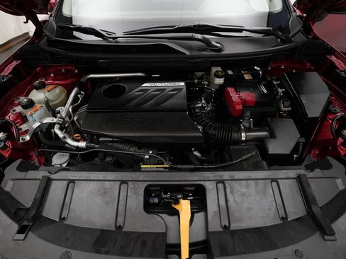 Used 2023 Nissan Rogue Platinum w/ Platinum Premium Package image 3