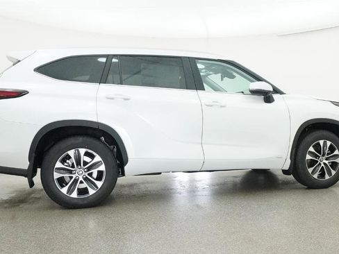 New 2026 Toyota Highlander XLE AWD/4WD image 11
