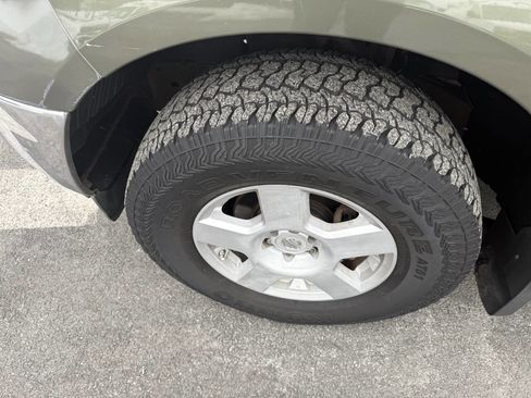 Used 2005 Nissan Frontier SE w/ (P01) Power Pkg image 11