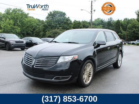 Used 2019 Lincoln MKT AWD image 1