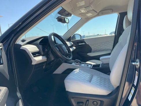 Used 2024 Mitsubishi Outlander SEL AWD/4WD image 2
