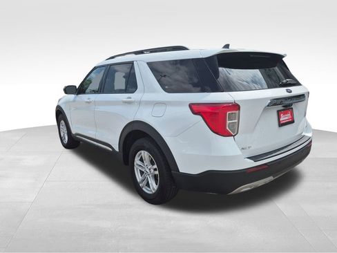 Used 2023 Ford Explorer XLT w/ Equipment Group 202A image 4