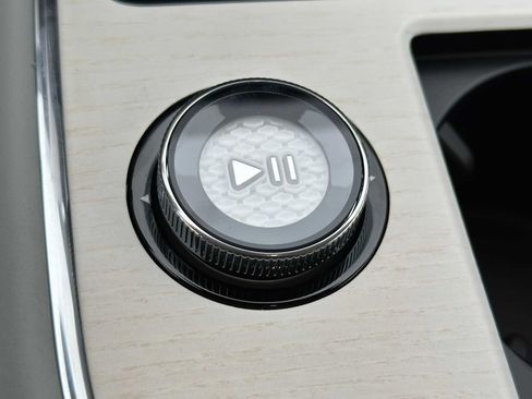 New 2025 Volvo EX90 Ultra image 35