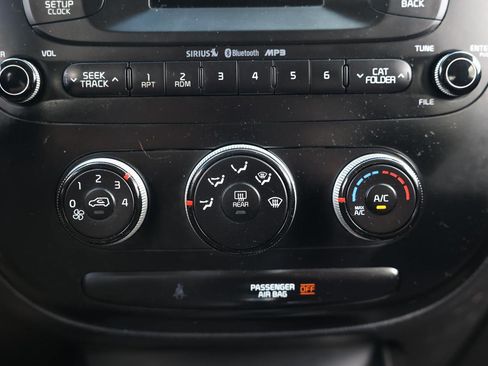 Used 2015 Kia Soul image 27