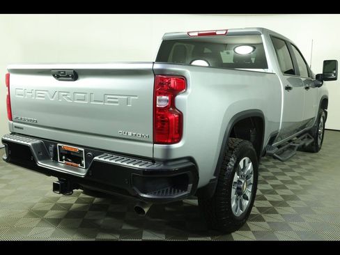 Used 2025 Chevrolet Silverado 2500 Custom w/ Custom Value Package image 2