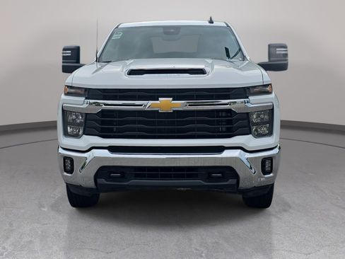 Used 2025 Chevrolet Silverado 2500 LT w/ Convenience Package AWD/4WD image 2