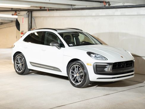 Certified 2026 Porsche Macan Turbo AWD/4WD image 7