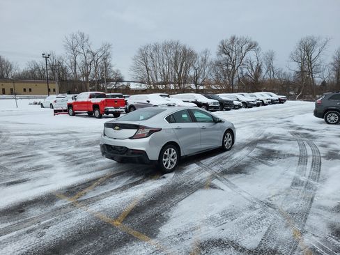 Used 2018 Chevrolet Volt Premier image 14