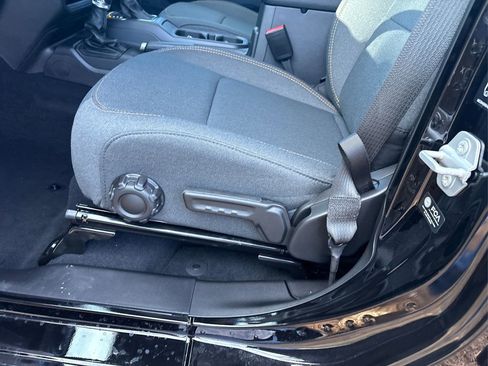 New 2026 Jeep Gladiator Sport image 18