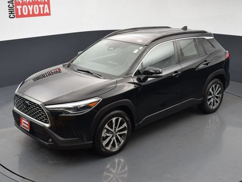 Used 2023 Toyota Corolla Cross XLE w/ Convenience Package AWD/4WD image 27