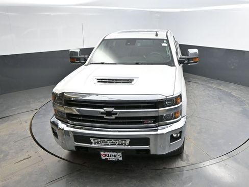 Used 2019 Chevrolet Silverado 2500 LTZ image 22