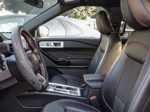 New 2023 Ford Explorer ST-Line w/ Class IV Trailer Tow Package image 17