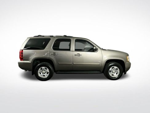 Used 2013 Chevrolet Tahoe LT w/ Luxury Package AWD/4WD image 9