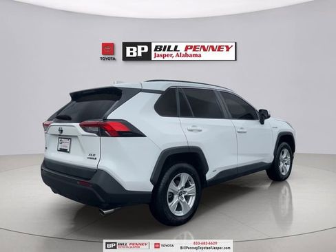 Used 2021 Toyota RAV4 XLE w/ Convenience Package image 5