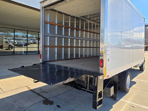 Used 2024 Ford E-350 and Econoline 350 Super Duty w/ Power Windows & Locks Group image 19