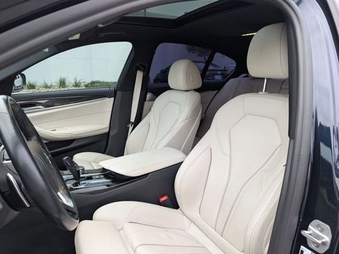 Used 2018 BMW 540i image 16