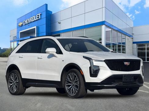 Used 2025 Cadillac XT4 Sport AWD/4WD image 9