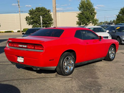 Used 2014 Dodge Challenger SXT w/ Sport Appearance Package RWD image 7