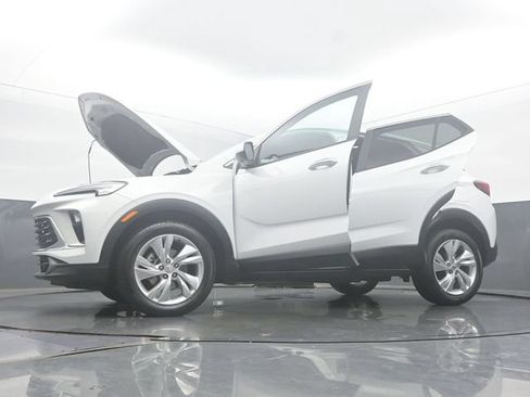 Used 2024 Buick Encore GX Preferred w/ Comfort Package FWD image 59