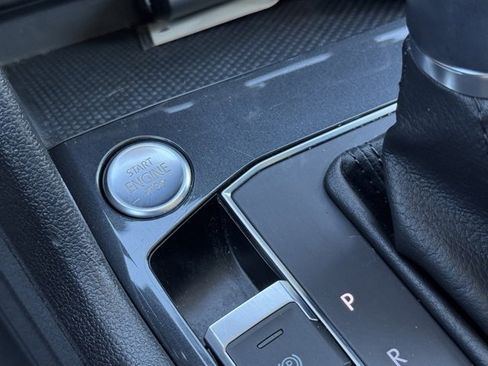 Used 2019 Volkswagen Tiguan SE w/ Panoramic Sunroof Package image 19