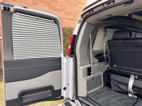 Used 2023 GMC Savana 2500 image 95