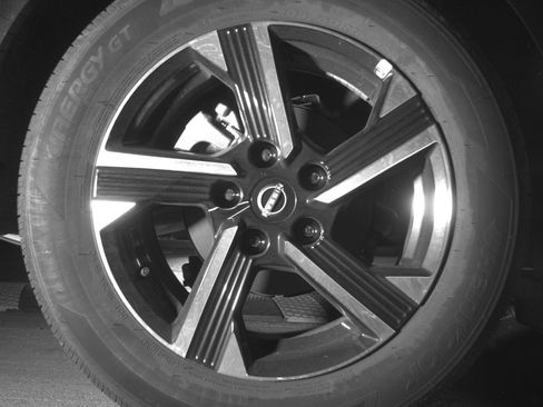 Used 2025 Nissan Sentra SV FWD image 15