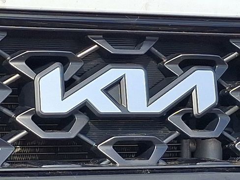 Certified 2023 Kia Sorento X-Line EX image 32