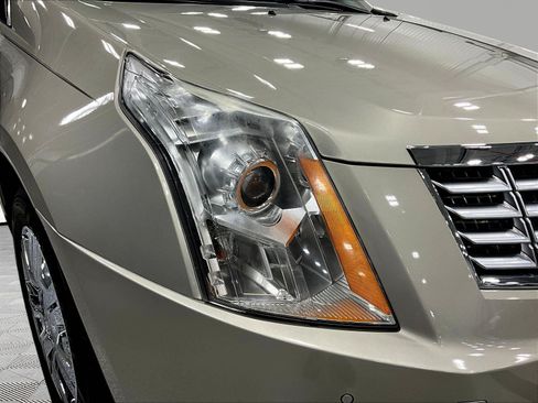 Used 2015 Cadillac SRX Luxury AWD/4WD image 32