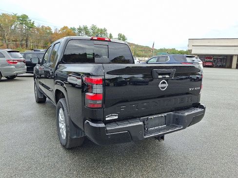 Used 2024 Nissan Frontier SV w/ SV Convenience Package image 8