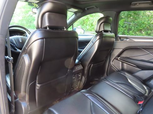 Used 2019 Lincoln MKC Reserve AWD/4WD image 32