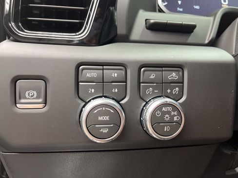 New 2026 GMC Sierra 2500 AT4 w/ AT4 Premium Plus Package AWD/4WD image 12