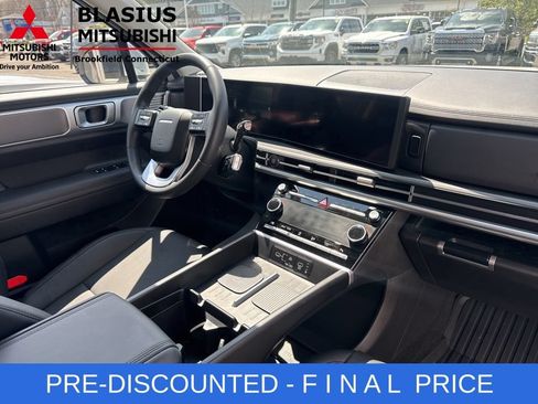 Used 2025 Hyundai Santa Fe SEL FWD image 53