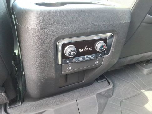 Certified 2023 Chevrolet Suburban LT w/ Luxury Package RWD image 19