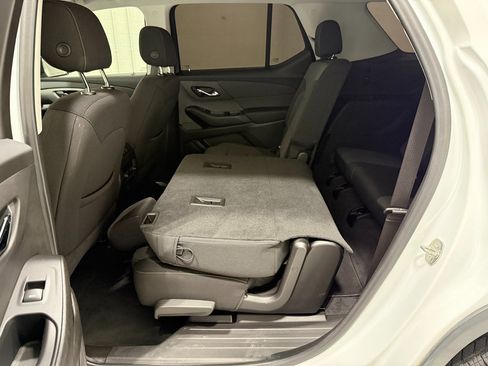 Used 2021 Chevrolet Traverse LS image 43