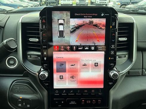 New 2026 RAM 3500 Laramie AWD/4WD image 27