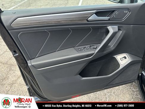 Used 2022 Volkswagen Tiguan SEL R-Line AWD/4WD image 19