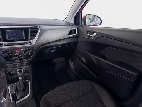 Certified 2022 Hyundai Accent SE image 22