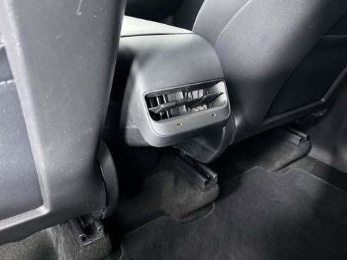 Used 2022 Tesla Model Y Performance image 21