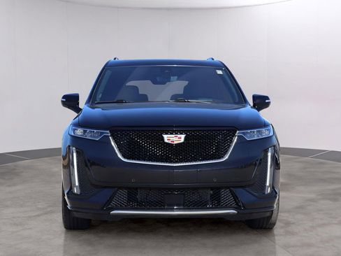 Used 2023 Cadillac XT6 Sport w/ Platinum Package image 2