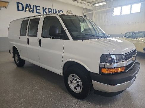 Used 2020 Chevrolet Express 2500 w/ Driver Convenience Package RWD image 7