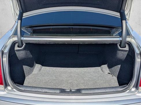 Used 2020 Chrysler 300 Touring w/ Chrome Appearance Package RWD image 6