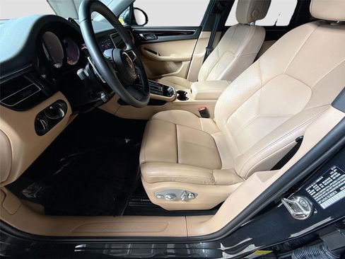 Used 2025 Porsche Macan Turbo AWD/4WD image 22