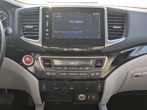 Used 2016 Honda Pilot Touring image 21